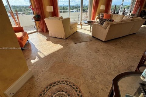 Condominio en venta en Miami Beach, Florida, 4 dormitorios, 252.69 m2 № 1980072 - foto 5