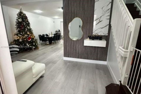 Adosado en alquiler en Miami, Florida, 3 dormitorios, 161.65 m2 № 1993853 - foto 13