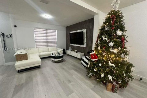 Adosado en alquiler en Miami, Florida, 3 dormitorios, 161.65 m2 № 1993853 - foto 3