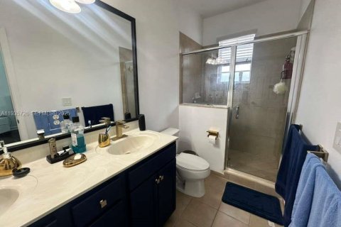 Adosado en alquiler en Miami, Florida, 3 dormitorios, 161.65 m2 № 1993853 - foto 21