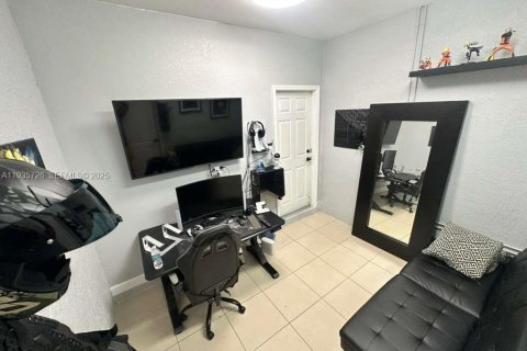 Adosado en alquiler en Miami, Florida, 3 dormitorios, 161.65 m2 № 1993853 - foto 28