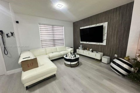 Adosado en alquiler en Miami, Florida, 3 dormitorios, 161.65 m2 № 1993853 - foto 12