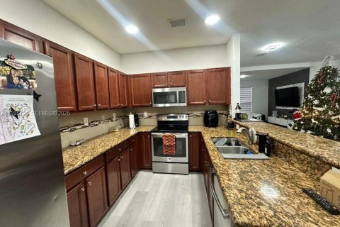 Adosado en alquiler en Miami, Florida, 3 dormitorios, 161.65 m2 № 1993853 - foto 8