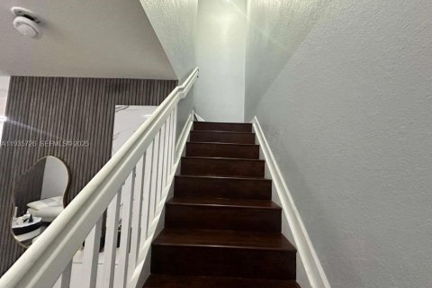 Adosado en alquiler en Miami, Florida, 3 dormitorios, 161.65 m2 № 1993853 - foto 15