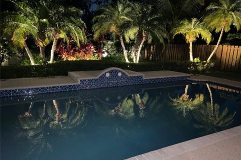 Villa ou maison à vendre à Plantation, Floride: 4 chambres, 325.81 m2 № 1152171 - photo 1