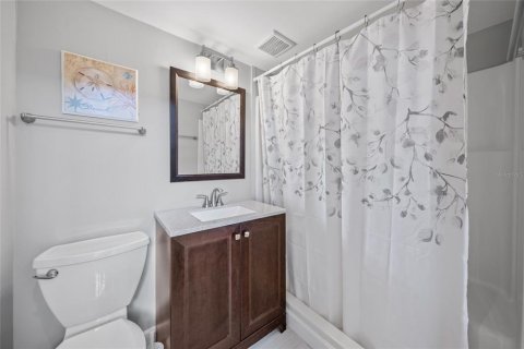 Villa ou maison à louer à Sarasota, Floride: 3 chambres, 201.41 m2 № 1615436 - photo 24