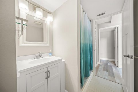 Villa ou maison à louer à Sarasota, Floride: 3 chambres, 201.41 m2 № 1615436 - photo 22