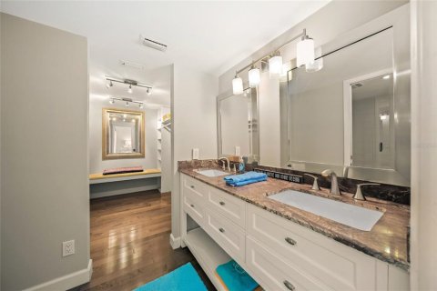 Villa ou maison à louer à Sarasota, Floride: 3 chambres, 201.41 m2 № 1615436 - photo 16