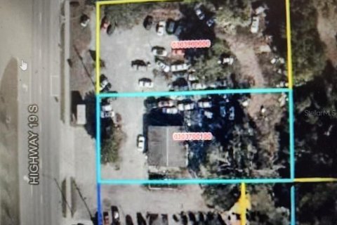 Commercial property in Inglis, Florida № 2267145 - photo 1