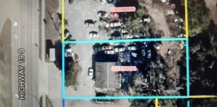 Commercial property in Inglis, Florida № 2267145