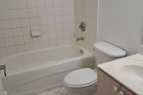 Снять в аренду кондоминиум в Хомстед, Флорида 3 комнаты, 75.72м2, № 2240264 - фото 7