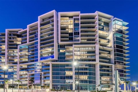 Condo in Sarasota, Florida, 2 bedrooms № 2355127