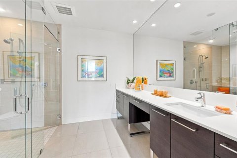 Condo in Sarasota, Florida, 2 bedrooms  № 2355127 - photo 29