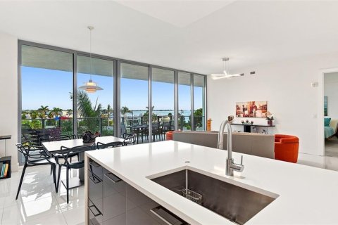 Condo in Sarasota, Florida, 2 bedrooms  № 2355127 - photo 22