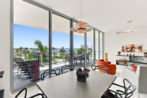 Condo in Sarasota, Florida, 2 bedrooms  № 2355127 - photo 17