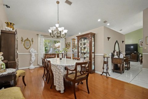 House in North Lauderdale, Florida 3 bedrooms, 166.48 sq.m. № 2083736 - photo 10