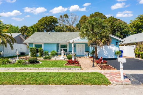 House in North Lauderdale, Florida 3 bedrooms, 166.48 sq.m. № 2083736 - photo 3