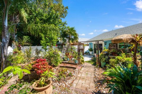 House in North Lauderdale, Florida 3 bedrooms, 166.48 sq.m. № 2083736 - photo 23
