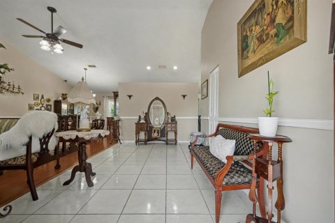 House in North Lauderdale, Florida 3 bedrooms, 166.48 sq.m. № 2083736 - photo 7