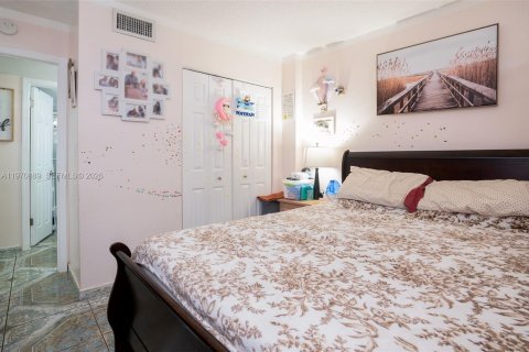 Condominio en venta en North Miami Beach, Florida, 2 dormitorios, 100.06 m2 № 2031481 - foto 14