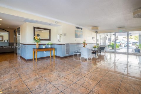 Condominio en venta en North Miami Beach, Florida, 2 dormitorios, 100.06 m2 № 2031481 - foto 23