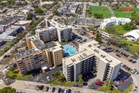 Condominio en venta en North Miami Beach, Florida, 2 dormitorios, 100.06 m2 № 2031481 - foto 24