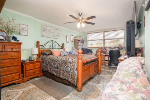 Condominio en venta en North Miami Beach, Florida, 2 dormitorios, 100.06 m2 № 2031481 - foto 18