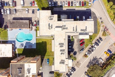 Condominio en venta en North Miami Beach, Florida, 2 dormitorios, 100.06 m2 № 2031481 - foto 27