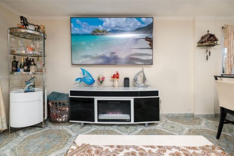 Condominio en venta en North Miami Beach, Florida, 2 dormitorios, 100.06 m2 № 2031481 - foto 8