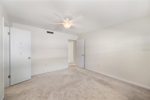 Condo in Lakeland, Florida, 2 bedrooms  № 2195813 - photo 15