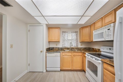 Condo in Lakeland, Florida, 2 bedrooms  № 2195813 - photo 6