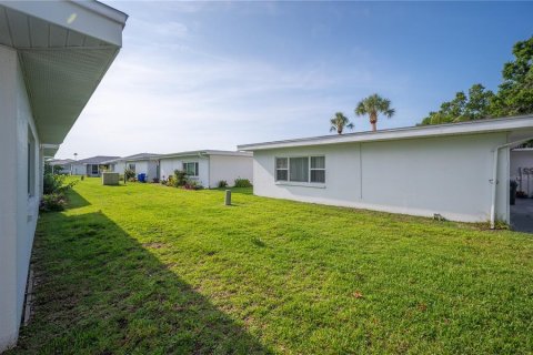 Condo in Lakeland, Florida, 2 bedrooms  № 2195813 - photo 25
