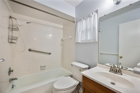 Condo in Lakeland, Florida, 2 bedrooms  № 2195813 - photo 21