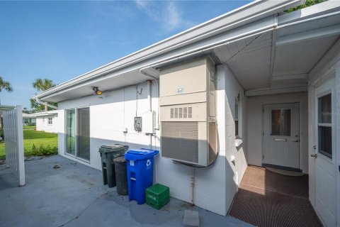 Condo in Lakeland, Florida, 2 bedrooms  № 2195813 - photo 22