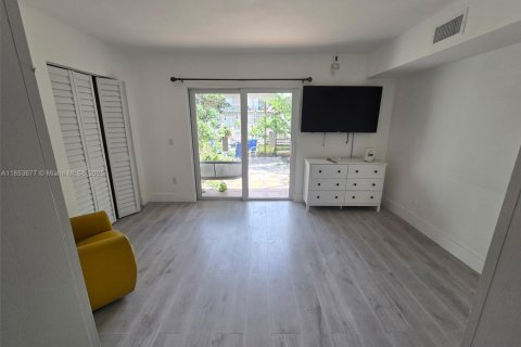 Apartamento en alquiler en Miami Lakes, Florida, 3 dormitorios, 117.99 m2 № 1871585 - foto 7