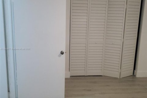 Apartamento en alquiler en Miami Lakes, Florida, 3 dormitorios, 117.99 m2 № 1871585 - foto 3