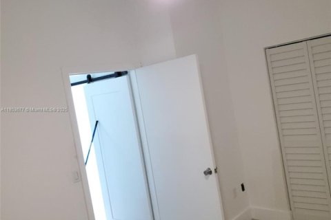 Apartamento en alquiler en Miami Lakes, Florida, 3 dormitorios, 117.99 m2 № 1871585 - foto 4