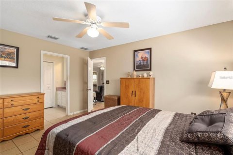 Casa en venta en Dunnellon, Florida, 6 dormitorios, 298.03 m2 № 1919034 - foto 25