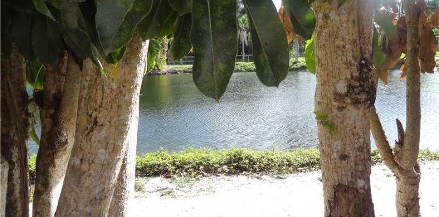 Villa ou maison à Davie, Floride 1 chambre № 1221579