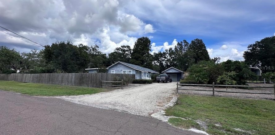 Villa ou maison à Tampa, Floride 4 chambres, 168.62 m2 № 2403182