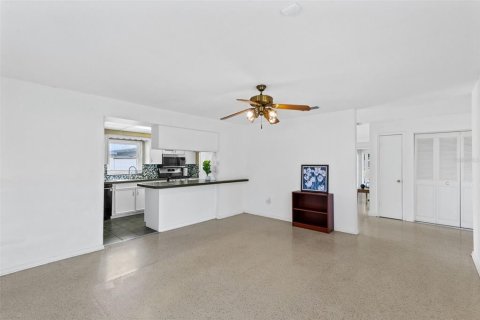Villa ou maison à vendre à Orlando, Floride: 4 chambres, 185.06 m2 № 2399421 - photo 9