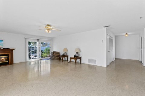 Villa ou maison à vendre à Orlando, Floride: 4 chambres, 185.06 m2 № 2399421 - photo 12