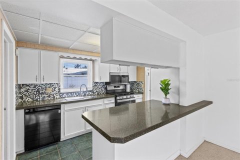 Villa ou maison à vendre à Orlando, Floride: 4 chambres, 185.06 m2 № 2399421 - photo 18
