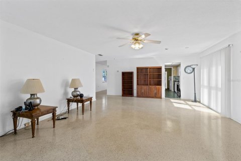 Villa ou maison à vendre à Orlando, Floride: 4 chambres, 185.06 m2 № 2399421 - photo 13