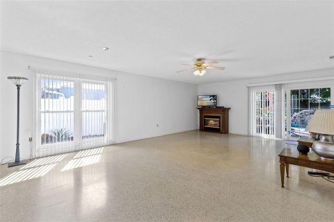 Villa ou maison à vendre à Orlando, Floride: 4 chambres, 185.06 m2 № 2399421 - photo 11