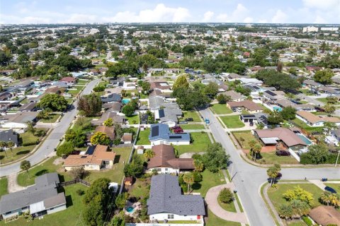 Villa ou maison à vendre à Orlando, Floride: 4 chambres, 185.06 m2 № 2399421 - photo 30