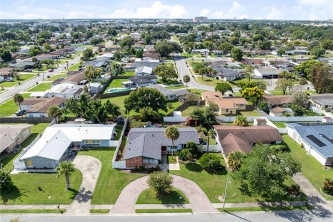 Villa ou maison à vendre à Orlando, Floride: 4 chambres, 185.06 m2 № 2399421 - photo 2