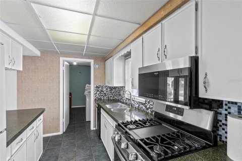 Villa ou maison à vendre à Orlando, Floride: 4 chambres, 185.06 m2 № 2399421 - photo 17