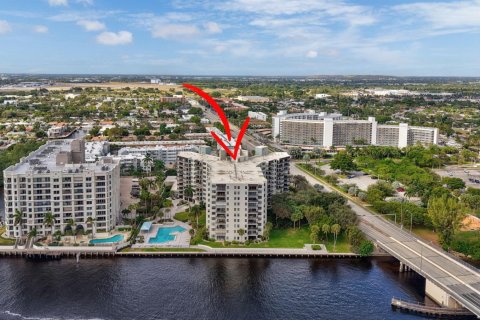 Condominio en Pompano Beach, Florida, 1 dormitorio № 2078248