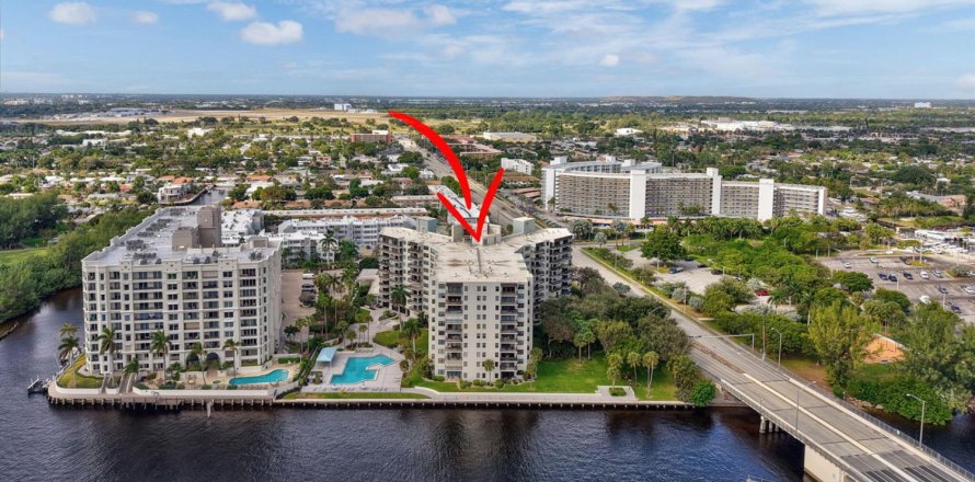 Condominio en Pompano Beach, Florida, 1 dormitorio  № 2078248